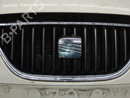 Grill SEAT IBIZA IV SC (6J1, 6P5) 1.4 TDI (80 hp) 31973805