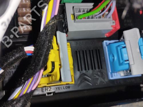 Used Fuse box Fuse box PEUGEOT TRAVELLER Bus (V_) 2.0 BlueHDi 145 (144 hp) 33337578 33337578