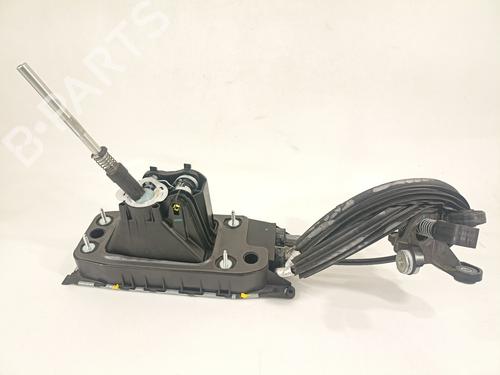 Used Gear lever SEAT IBIZA V (KJ1, KJG) 1.0 TSI (95 hp) 13814132