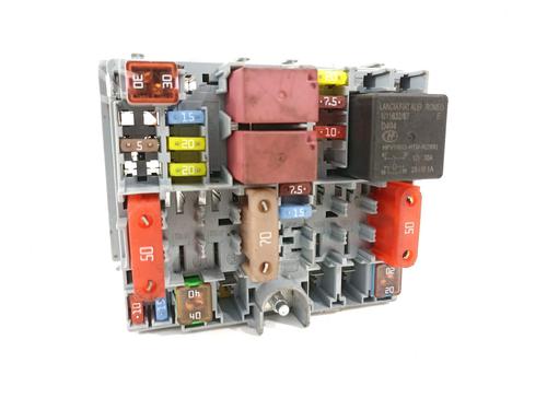 Used Fuse box Fuse box 17491361 17491361