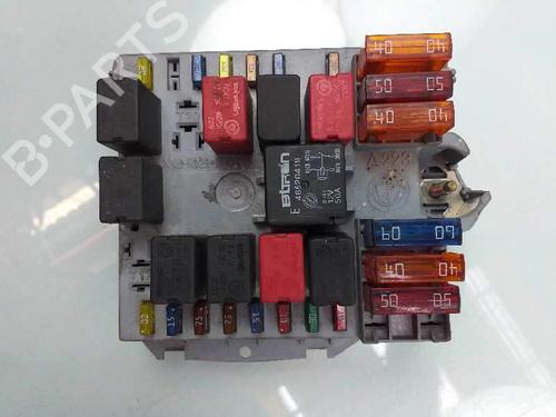 Used Fuse box Fuse box ALFA ROMEO 147 (937_) 1.9 JTD 16V (937.AXG1B, 937.BXG1B) (140 hp) 5602069 5602069