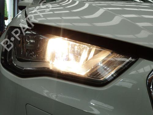 Used Right headlight AUDI A3 (8V1, 8VK) 1.6 TDI (105 hp) 31586022