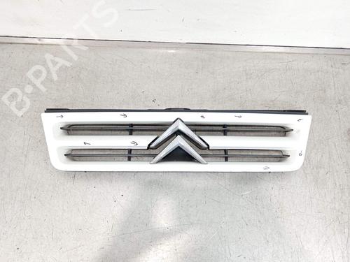 Used Grille Grille 38264857 38264857