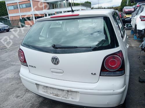 Right headlight VW POLO (9N_, 9A_) 1.4 16V | BP27482180C29 