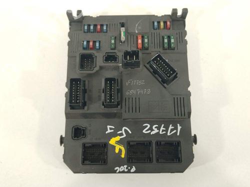 Used Fuse box Fuse box 38085875 38085875