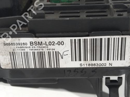 Fuse box PEUGEOT 407 (6D_)  | BP24923000E1 