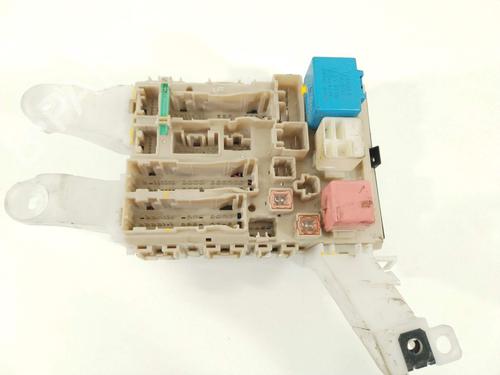 fuse-box-toyota-auris-_e15_-2006-2007-2008-2009-2010-2011-2012-2013-26552853 main image