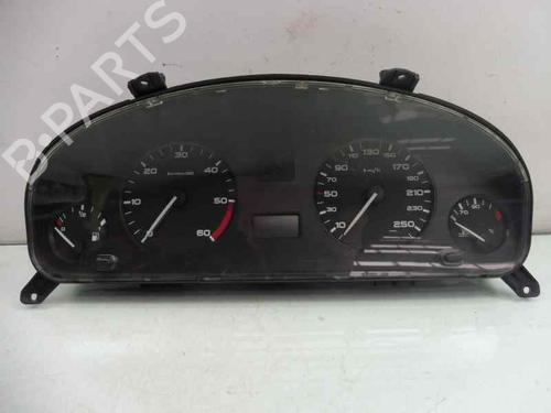 Used Instrument cluster PEUGEOT 406 (8B) [1995-2005]  3124080