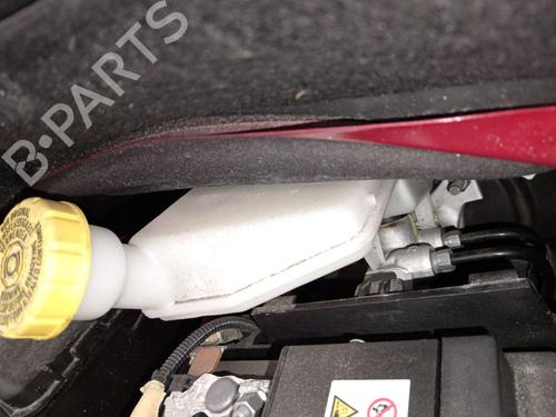 brake-master-cylinder-peugeot-2008-i-cu_-2013-37152748 main image
