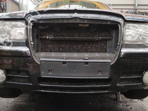 front-bumper-chrysler-300c-lx-le-2004-38486416 main image