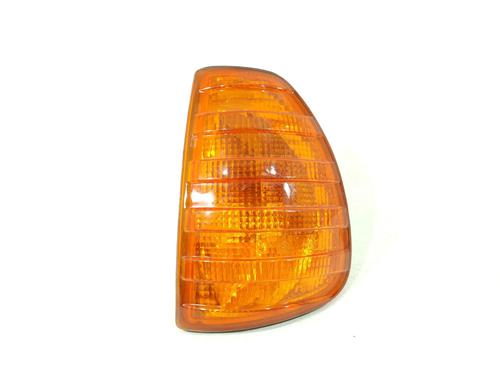 Used Left front indicator MERCEDES-BENZ 123 Saloon (W123) 300 D (123.130) (88 hp) 30860137
