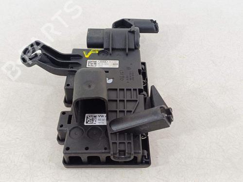 Used Fuse box Fuse box 26145878 26145878