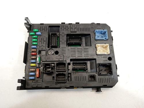 Used Fuse box Fuse box 22131766 22131766