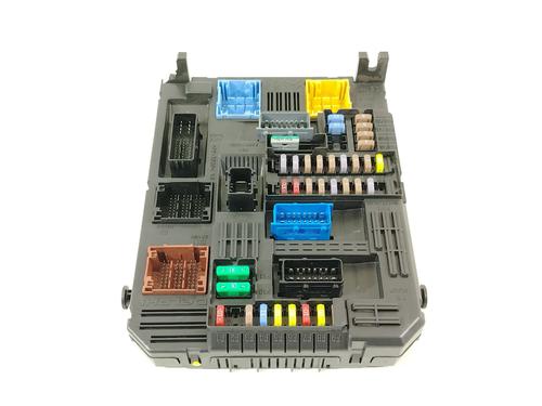 Used Fuse box Fuse box PEUGEOT 308 II (LB_, LP_, LW_, LH_, L3_) 1.5 BlueHDi 130 (131 hp) 32775469 32775469