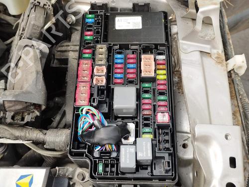 Used Fuse box Fuse box 17831781 17831781