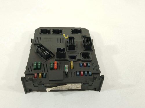 Used Fuse box Fuse box 39167008 39167008