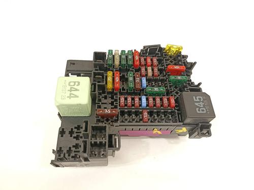 Used Fuse box Fuse box 11207156 11207156