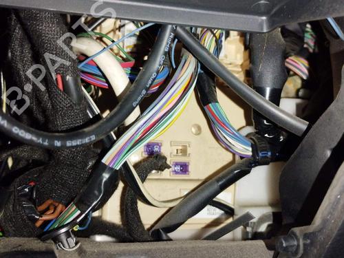 fuse-box-toyota-auris-estate-_e18_-2013-2014-2015-2016-2017-2018-36230944 main image