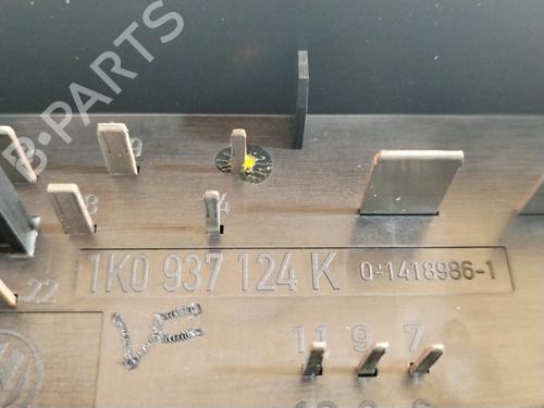 Fuse box VW GOLF V (1K1) 1.9 TDI | BP30684447E1