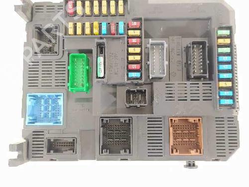 Used Fuse box Fuse box 7661456 7661456