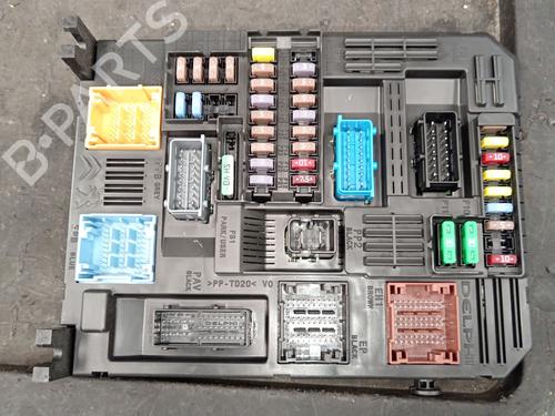Used Fuse box Fuse box CITROËN C3 AIRCROSS II (2R_, 2C_) 1.5 BlueHDi 120 (2CYHXX) (120 hp) 36076821 36076821