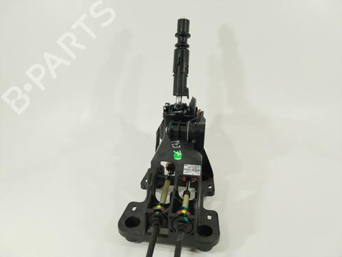 Used Gear lever OPEL CORSA F (P2JO) 1.5 (68) (102 hp) 26391145