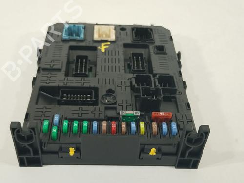 Used Fuse box Fuse box 38622526 38622526