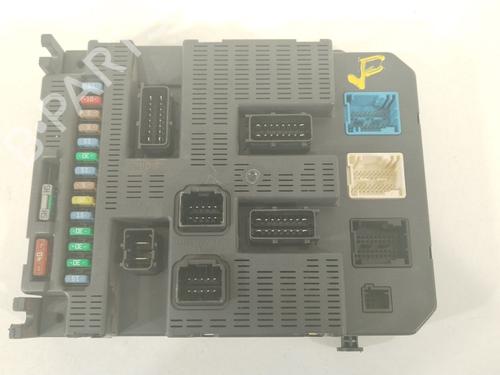 Used Fuse box Fuse box PEUGEOT 308 SW I (4E_, 4H_) 1.6 HDi (109 hp) 33121210 33121210