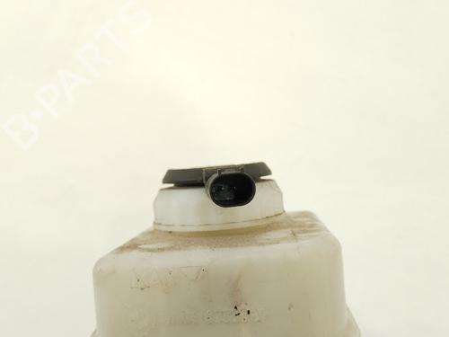 Brake master cylinder BMW 5 Touring (F11) 525 d xDrive | BP28057781M77 