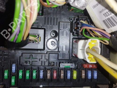 Used Fuse box Fuse box 35793910 35793910