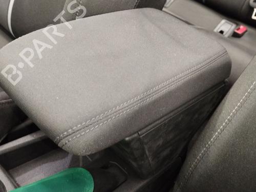 armrest-center-console-audi-a1-sportback-gba-2018-33240219 main image
