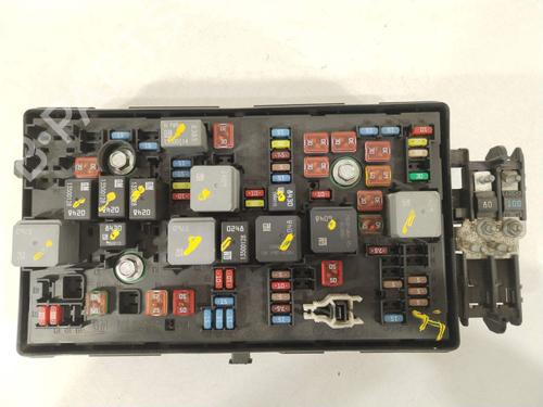 Used Fuse box Fuse box 32411499 32411499