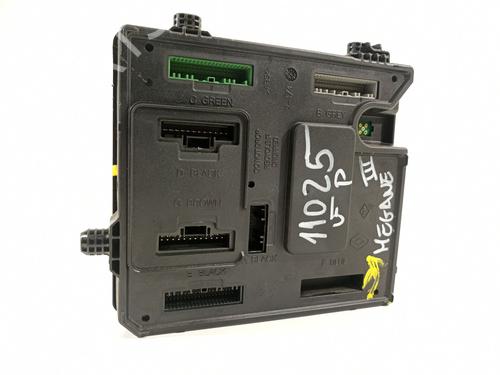 Used Fuse box RENAULT MEGANE III Hatchback (BZ0/1_, B3_) [2008-2025]  16804068
