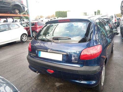 Fuse box PEUGEOT 206 Hatchback (2A/C) 1.4 HDi eco 70 | BP30775733E1