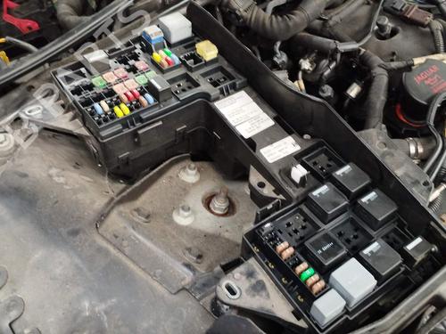 Used Fuse box Fuse box 18676343 18676343