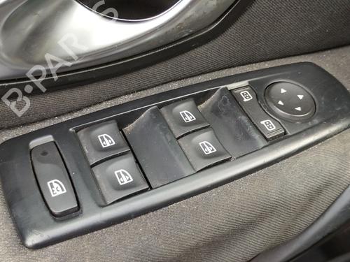 Used Left front window switch RENAULT MEGANE III Hatchback (BZ0/1_, B3_) [2008-2025]  30273431