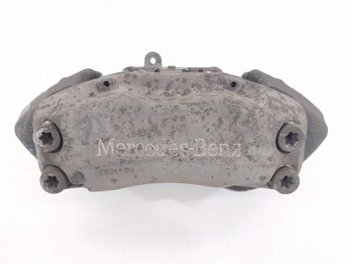 Used Right front brake caliper Right front brake caliper 11586153 11586153