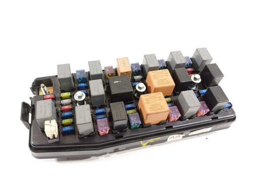 Used Fuse box Fuse box 22193620 22193620