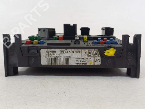 Used Fuse box Fuse box 26134194 26134194