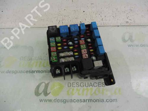Used Fuse box Fuse box 1938315 1938315