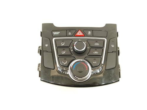 Used Climate control HYUNDAI i30 (GD) [2011-2025]  18349461