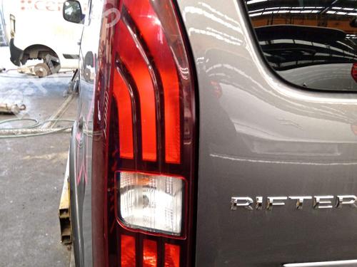 left-taillight-peugeot-rifter-2018-40449691 main image