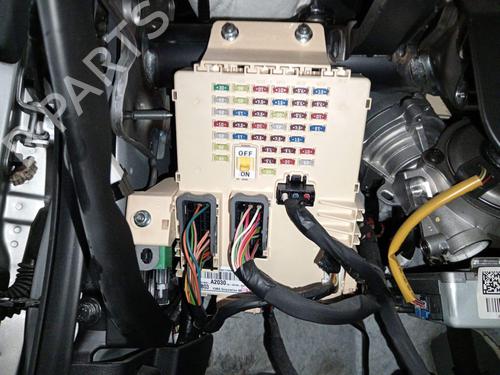 Used Fuse box Fuse box 35979264 35979264