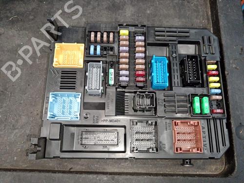 Used Fuse box Fuse box 38752239 38752239