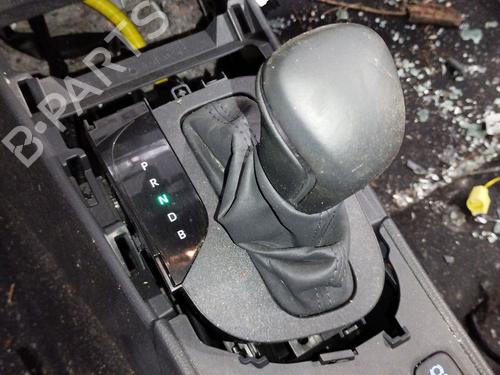 Used Gear lever Gear lever TOYOTA YARIS (_P21_, _PA1_, _PH1_) 1.5 (MXPA11) (125 hp) 32529778 32529778