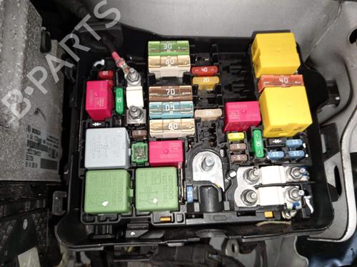 Used Fuse box Fuse box 35900922 35900922