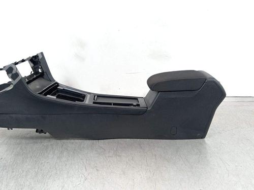 Used Armrest / Center console Armrest / Center console 18295599 18295599