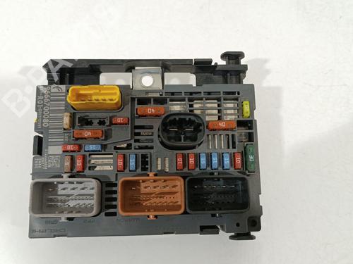 Used Fuse box Fuse box 35728506 35728506