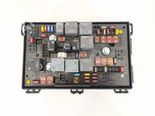 Used Fuse box Fuse box 8869895 8869895