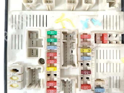 Fuse box RENAULT LAGUNA III (BT0/1) 2.0 dCi (BT01, BT08, BT09, BT0E, BT0K, BT12, BT1C, BT1D,... | BP31968754E1